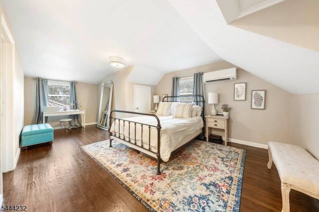 19 Robertson Rd, West Orange Twp., NJ 07052
