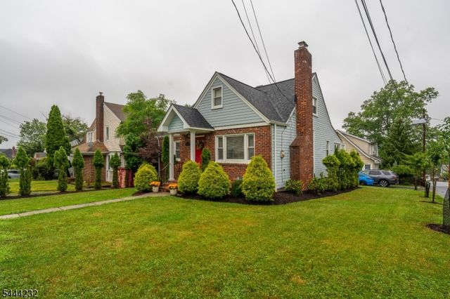 19 Robertson Rd, West Orange Twp., NJ 07052