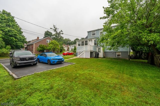19 Robertson Rd, West Orange Twp., NJ 07052