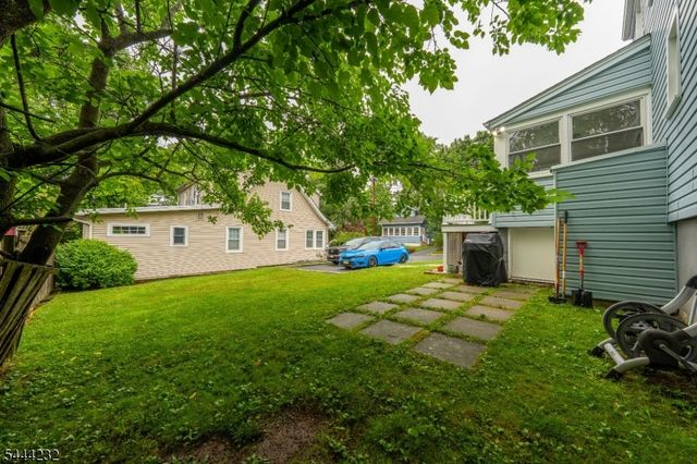 19 Robertson Rd, West Orange Twp., NJ 07052