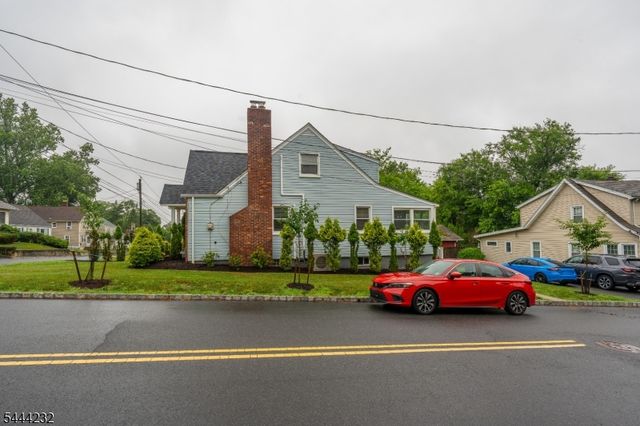 19 Robertson Rd, West Orange Twp., NJ 07052