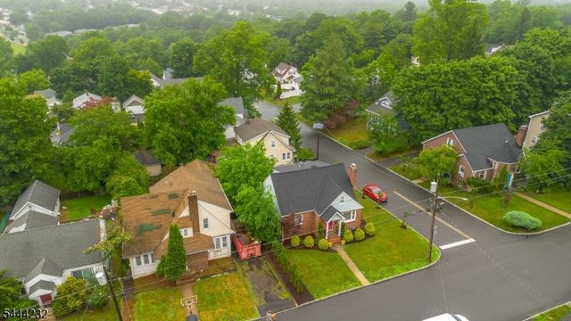 19 Robertson Rd, West Orange Twp., NJ 07052