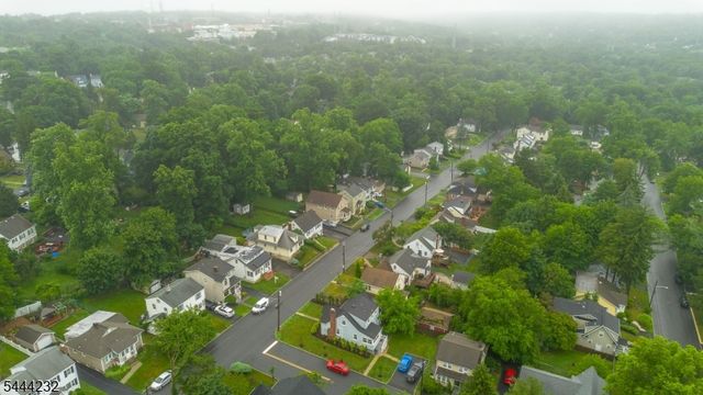 19 Robertson Rd, West Orange Twp., NJ 07052