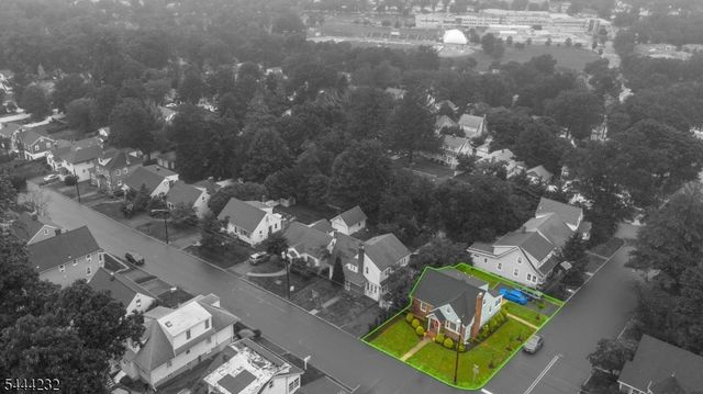 19 Robertson Rd, West Orange Twp., NJ 07052