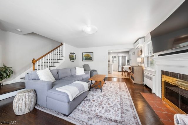 19 Robertson Rd, West Orange Twp., NJ 07052