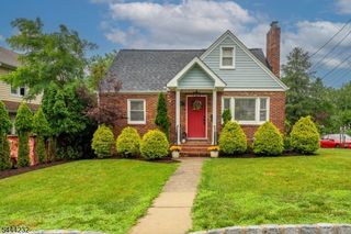 19 Robertson Rd, West Orange Twp., NJ 07052