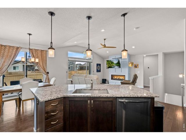 7102 Silver Ct, Timnath, CO 80547