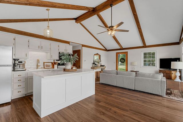40 Bluff Lane, Shell Knob, MO 65747
