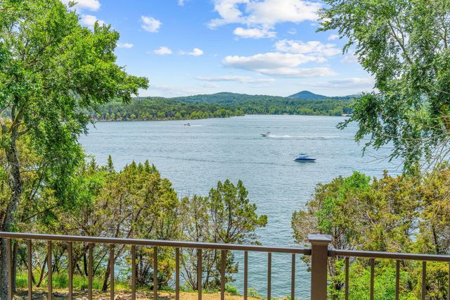 40 Bluff Lane, Shell Knob, MO 65747
