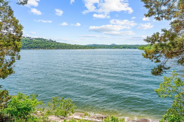 40 Bluff Lane, Shell Knob, MO 65747