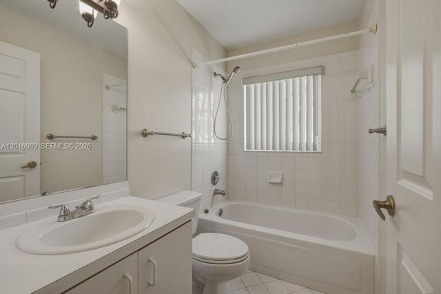 12511 NW 10th St, Sunrise, FL 33323