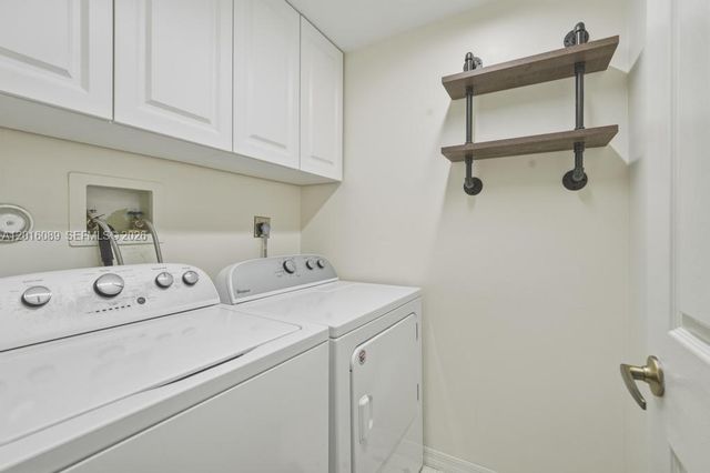 12511 NW 10th St, Sunrise, FL 33323