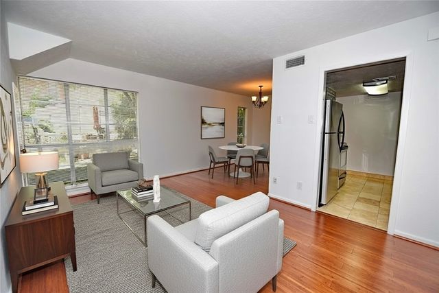 4317 Hartford Street 107, Dallas, TX 75219