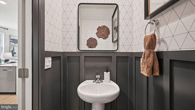 16 REAGAN DRIVE, Runnemede, NJ 08078