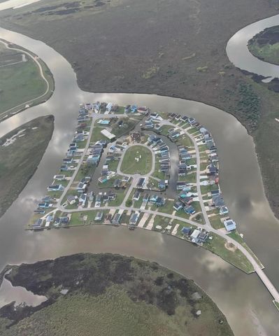 7 Flounder Circle, Freeport, TX 77541