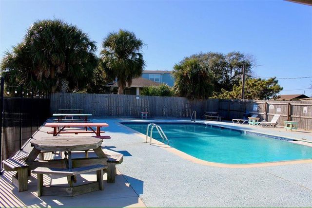 7 Flounder Circle, Freeport, TX 77541