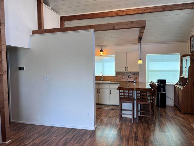 7 Flounder Circle, Freeport, TX 77541