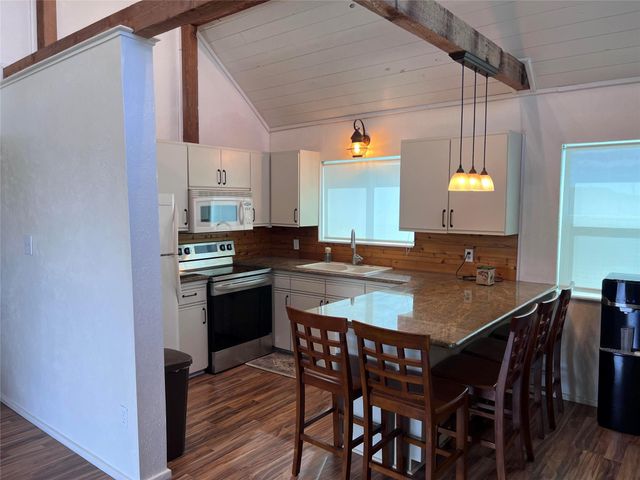 7 Flounder Circle, Freeport, TX 77541