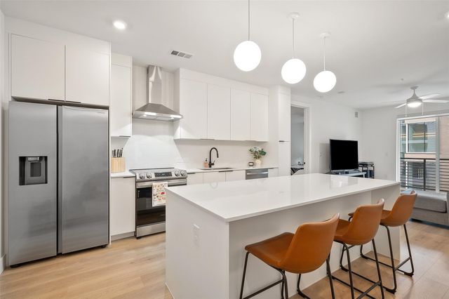 1701 Simond Ave 305, Austin, TX 78723