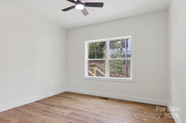 271 Greenstone Lane, Mills River, NC 28759