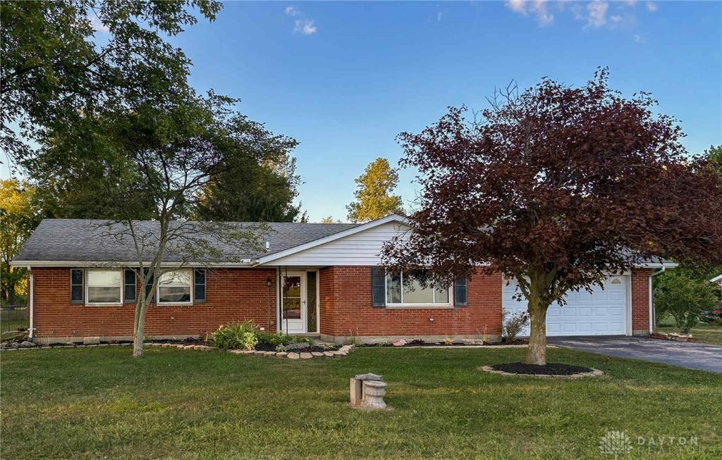 8784 Grubbs Rex Road, Arcanum, OH 45304