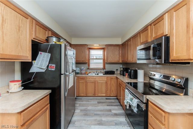 325 E 244th Street, Euclid, OH 44123