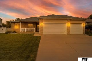 6530 Blackstone Road, Lincoln, NE 68526