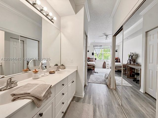26 Royal Palm Way 304, Boca Raton, FL 33432