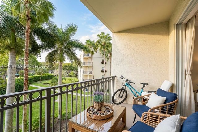 26 Royal Palm Way 304, Boca Raton, FL 33432
