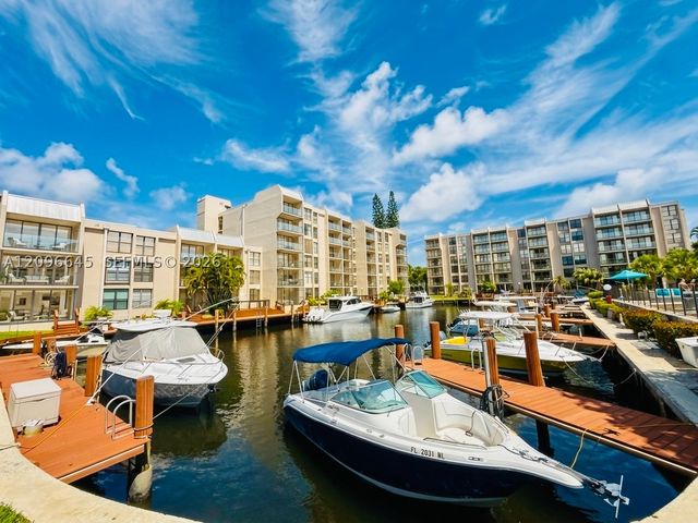 26 Royal Palm Way 304, Boca Raton, FL 33432