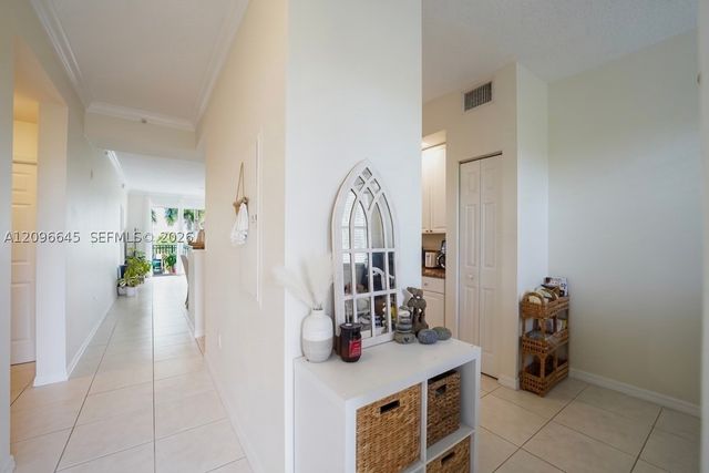 26 Royal Palm Way 304, Boca Raton, FL 33432