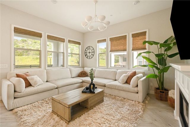 888 Poppy Ct, Montebello, CA 90640