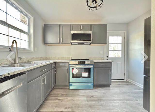 1303 Saturn Dr, Nashville, TN 37217