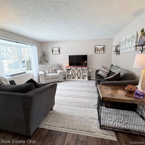 444 Riddle Street, Howell, MI 48843