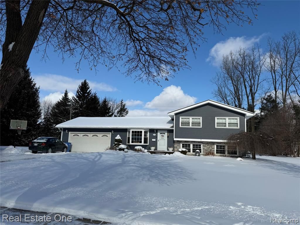 444 Riddle Street, Howell, MI 48843