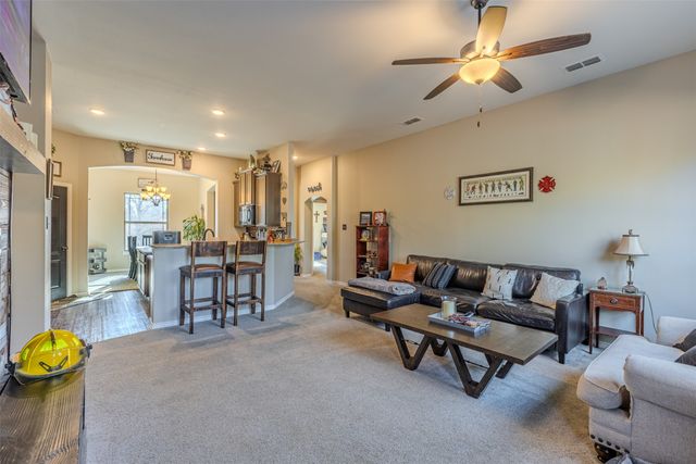 8676 State Highway 19, Edgewood, TX 75117