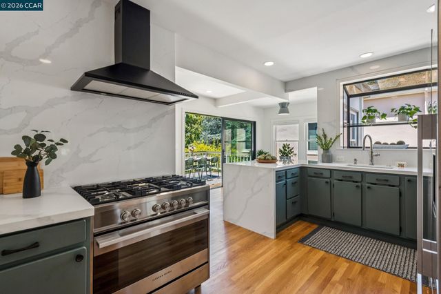 1917 Tiffin Rd, Oakland, CA 94602