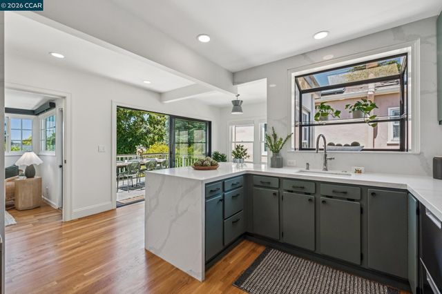 1917 Tiffin Rd, Oakland, CA 94602