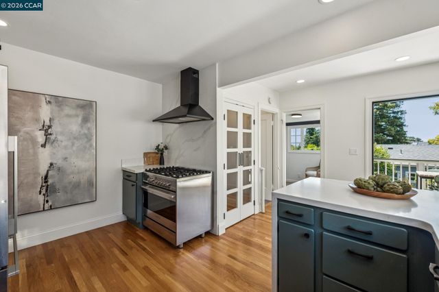1917 Tiffin Rd, Oakland, CA 94602