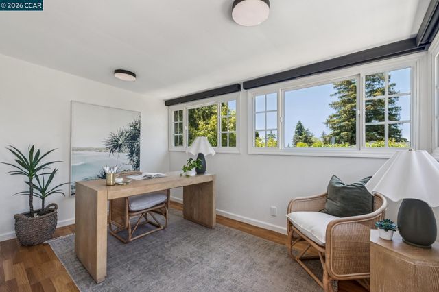 1917 Tiffin Rd, Oakland, CA 94602