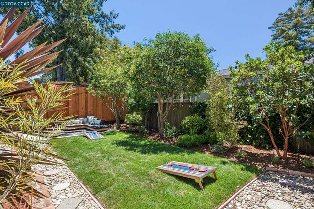 1917 Tiffin Rd, Oakland, CA 94602