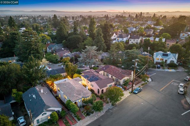 1917 Tiffin Rd, Oakland, CA 94602