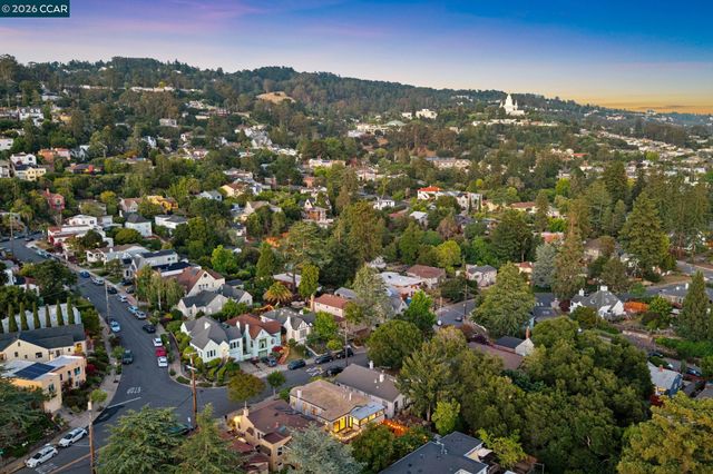 1917 Tiffin Rd, Oakland, CA 94602