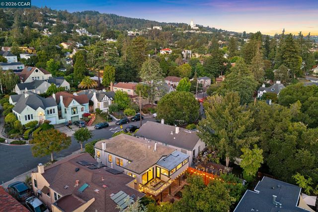 1917 Tiffin Rd, Oakland, CA 94602