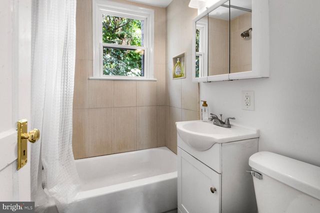561 45TH ST NE, Washington, DC 20019