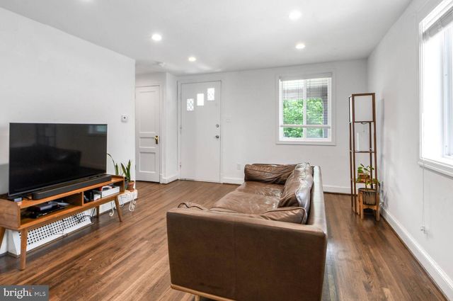 561 45TH ST NE, Washington, DC 20019