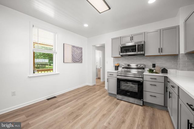 204 MACE AVE, Essex, MD 21221