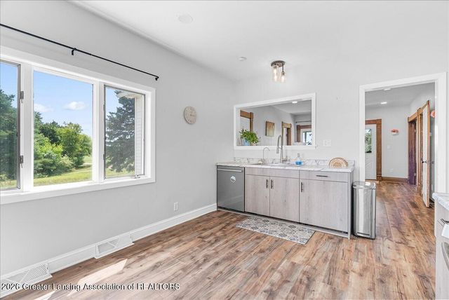 13696 N River Highway, Grand Ledge, MI 48837