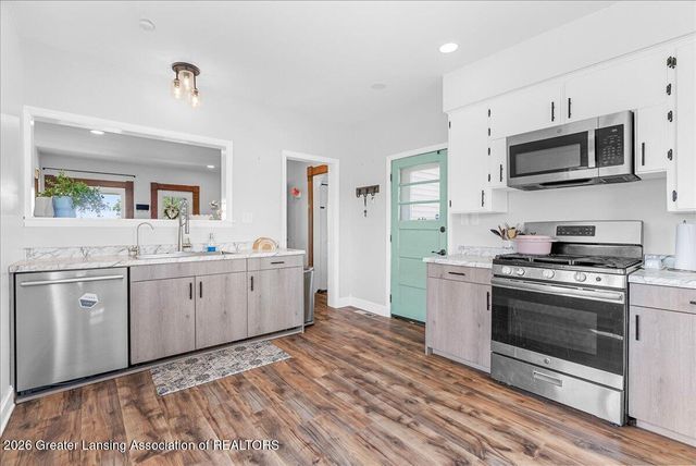 13696 N River Highway, Grand Ledge, MI 48837