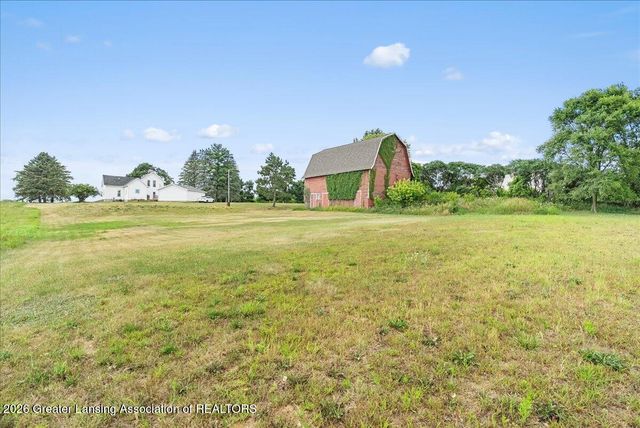 13696 N River Highway, Grand Ledge, MI 48837